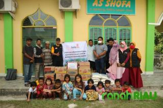 Penyaluran Sembako Lazismu Pekanbaru untuk korban Musibah Banjir di Dumai